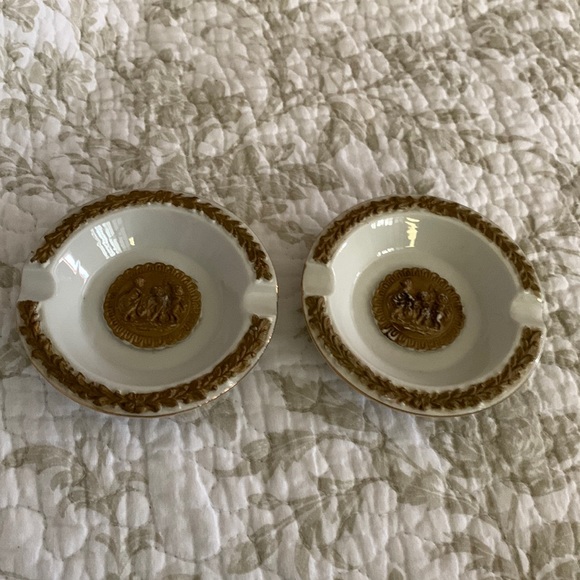 2 Small Decorative Ashtrays - Picture 1 of 4